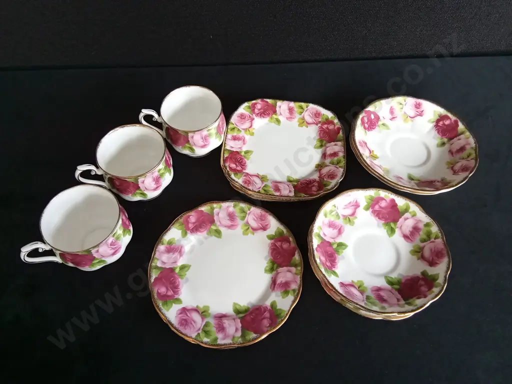 ROYAL ALBERT PLATE AND CUP SET 13 PIECES Image 1++