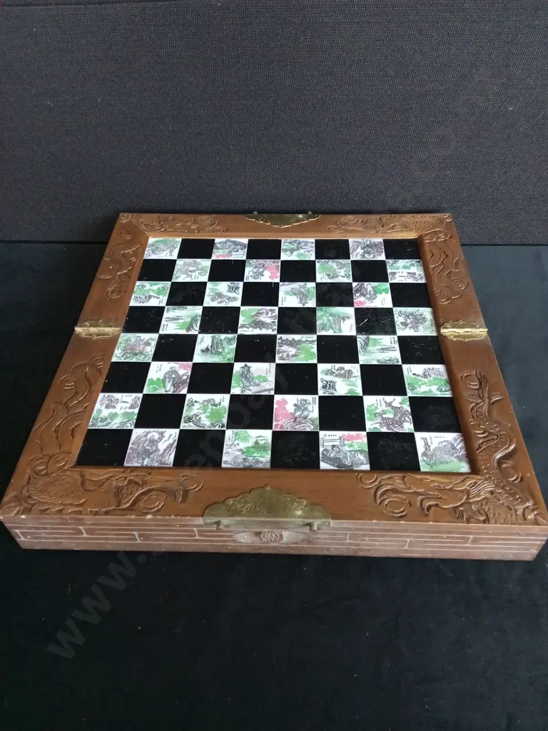VINTAGE ASIAN THEME CHESS SET Image 1++