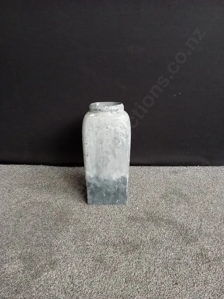 CONCRETE POT/VASE H52CM W24CM Image 1++
