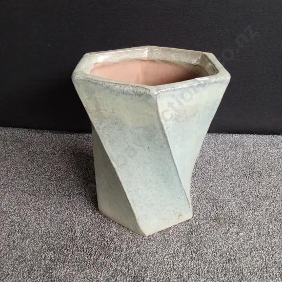 GLAZED POT
