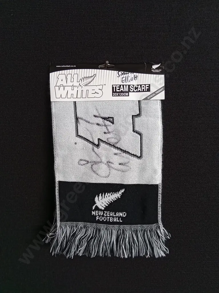 NEW ALL WHITES TEAM SCARF SIGNED BY RYAN NELSEN AND SIMON ELLIOTT Image 1++