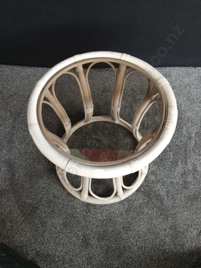 CANE TABLE WITH REMOVALBLE GLASS TOP Image 1++