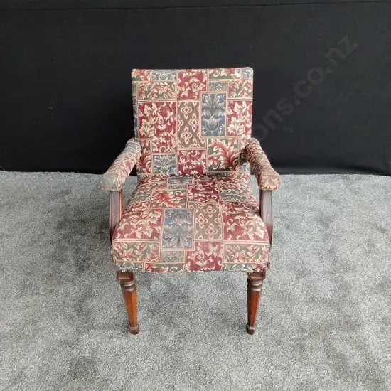 ARM LOUNGE CHAIR