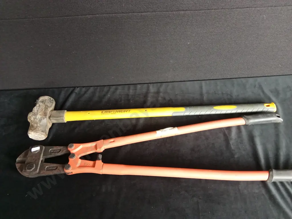 36 INCH BOLT CUTTERS AND SLEDGE HAMMER Image 1++