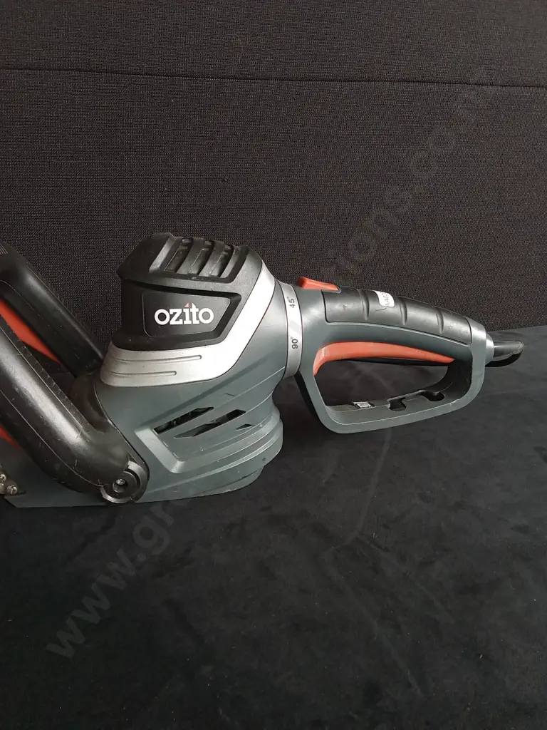 OZITO CORDED HEDGE TRIMMER Image 1++