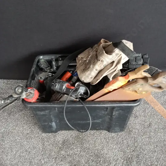 BOX OF TOOL ACCESSORIES INCLUDING OZITO GRINDER