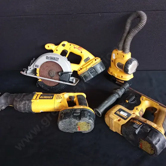 DEWALT 18V CIRCULAR SAW RECIPRICATING SAW ROTERY HAMMER DRILL AND TORCH WITH FOUR BATTERIES UNTESTED