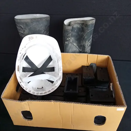 SIZE 7 GUMBOOTS HARDHAT AND BOX OF ELECTRICAL ITEMS