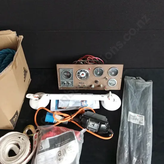 FALL ARREST, CARAVAN TO HOME RCD, BOAT DASHBOARD, MOBILITY HANDLE, 54CM ZIP TIES AND ROPE IN BOX