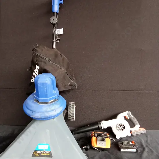 VICTA MINI VAC TESTED WORKING (NEEDS NEW BAG) PLUS TOOLPRO 18V BLOWER WITH BATTERY BUT NO CHARGER, AEG CHARGER
