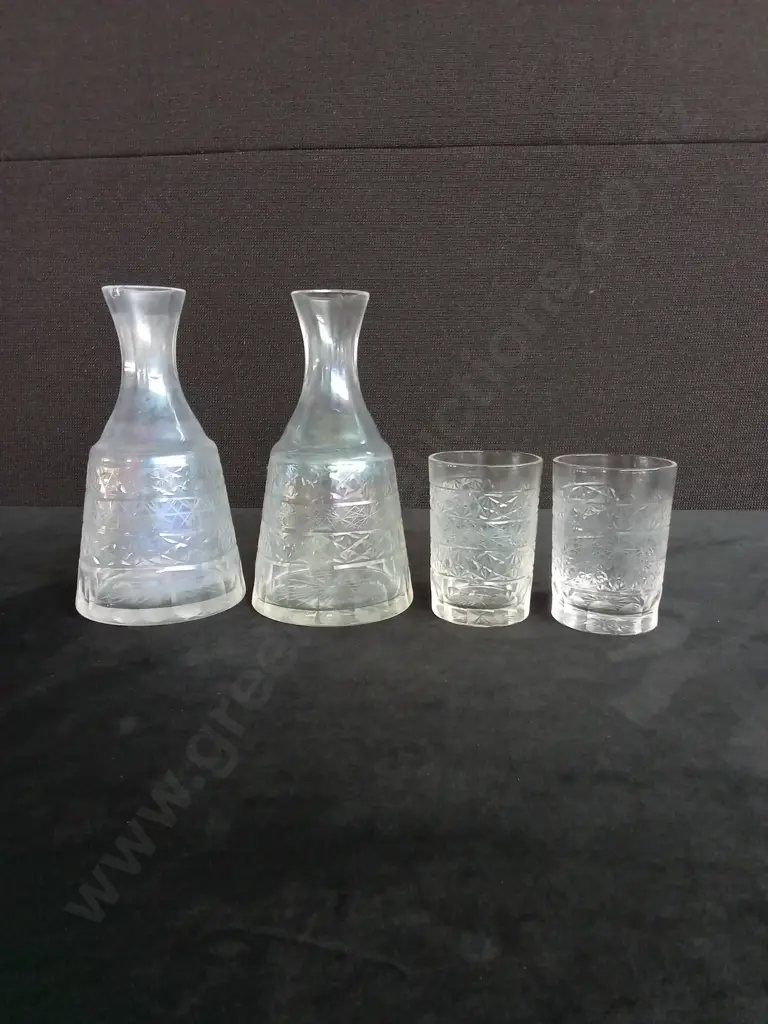 2 IRIDESCENT GLASS DECANTERS AND 2 MATCHING GLASSES Image 1++