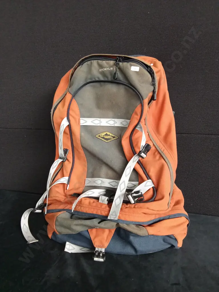 EXODUS 75 HIKING BAG Image 1++