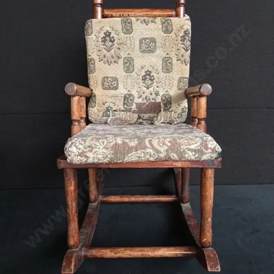 WOODEN CHILDRENS ROCKING CHAIR