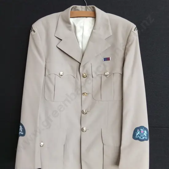 VINTAGE ROYAL NEW ZEALAND AIR FORCE OFFICERS SERVICE DRESS UNIFORM LIKELY FROM THE POST WWII ERA