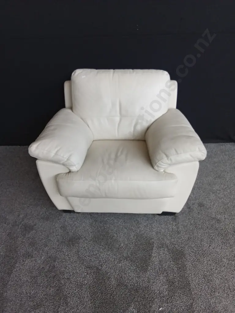 CREAM LEATHER COUCH SET Image 1++