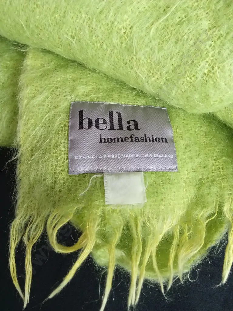 BELLA HOME FASHION 100% MOHAIR FIBRE GREEN BLANKET Image 1++