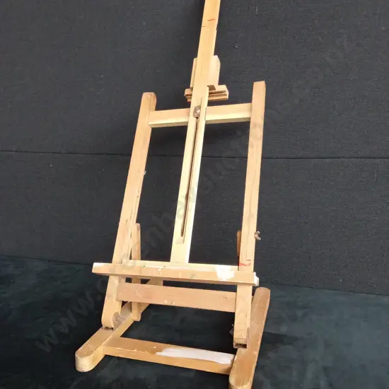 TABLE EASEL