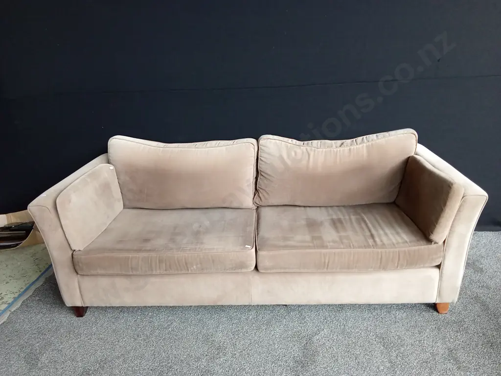 BIEGE 2 PIECE COUCH SET Image 1++