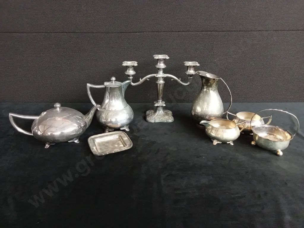 ASSORTED SILVER PLATED ITEMS X 8 Image 1++