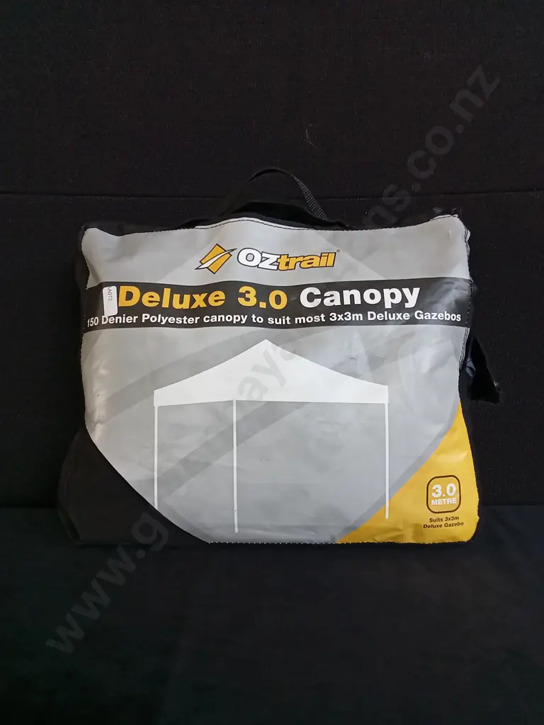 OZTRAIL DELUXE 3.0 CANOPY 3X3M Image 1++