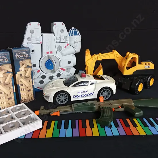 ASSORTED CHILDRENS TOYS AND GAMES