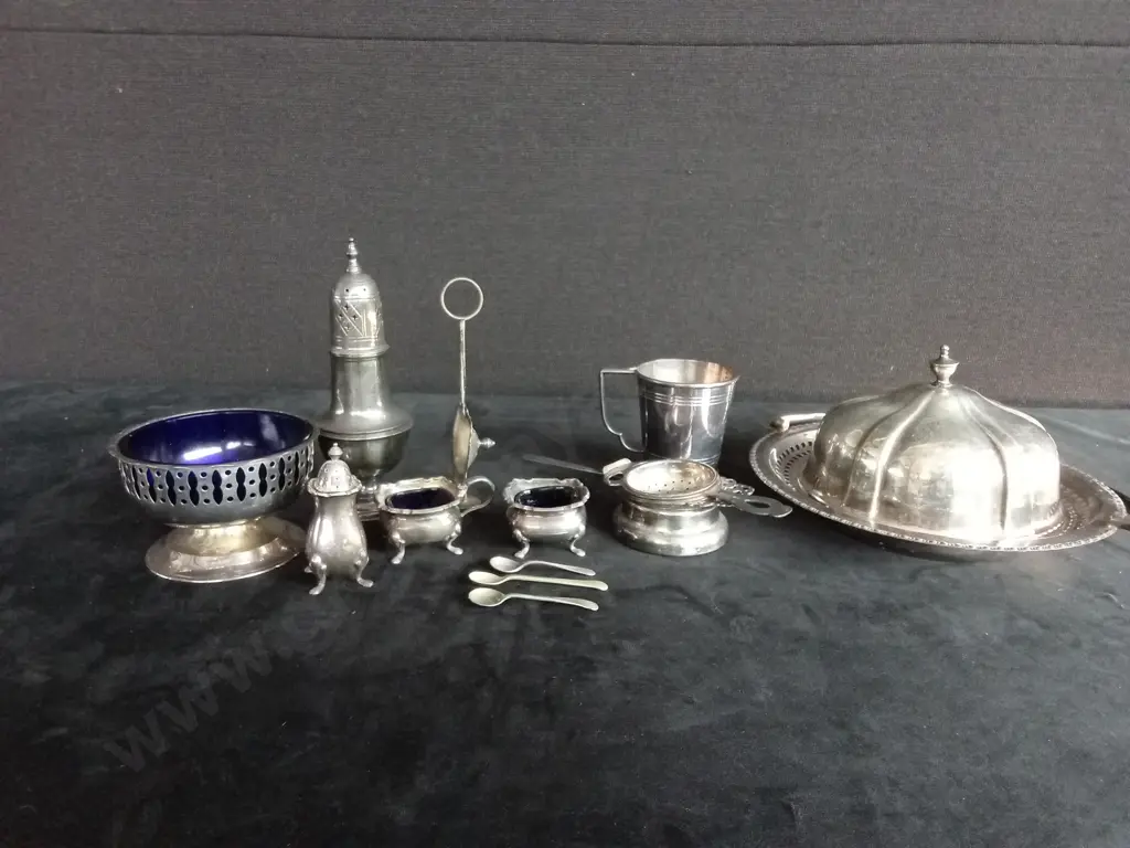 COLLECTION OF VINTAGE PLATED SLIVERWARE Image 1++