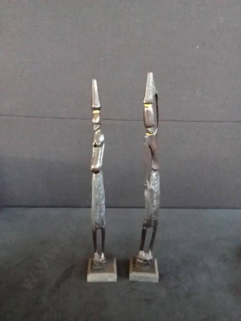 VINTAGE WOODEN HAND-CARVED AFRICAN FIGURES X 5 Image 1++