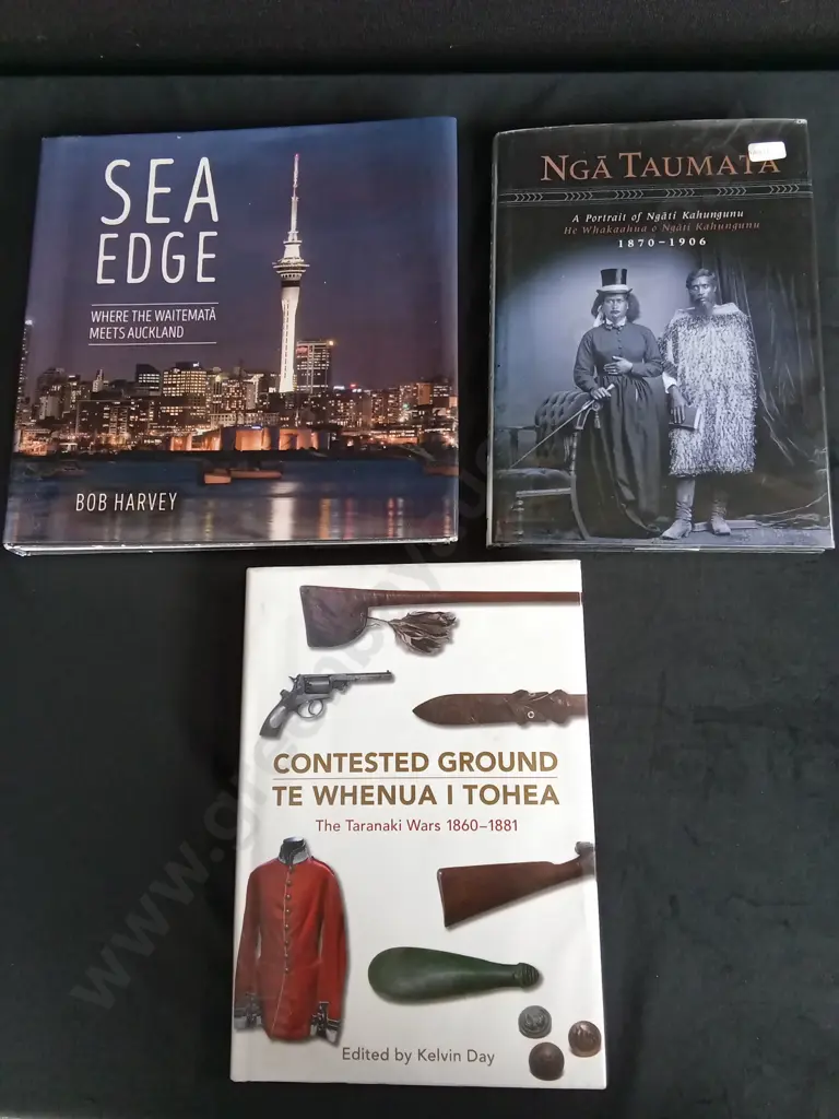 NEW ZEALAND BOOKS X 3 Image 1++