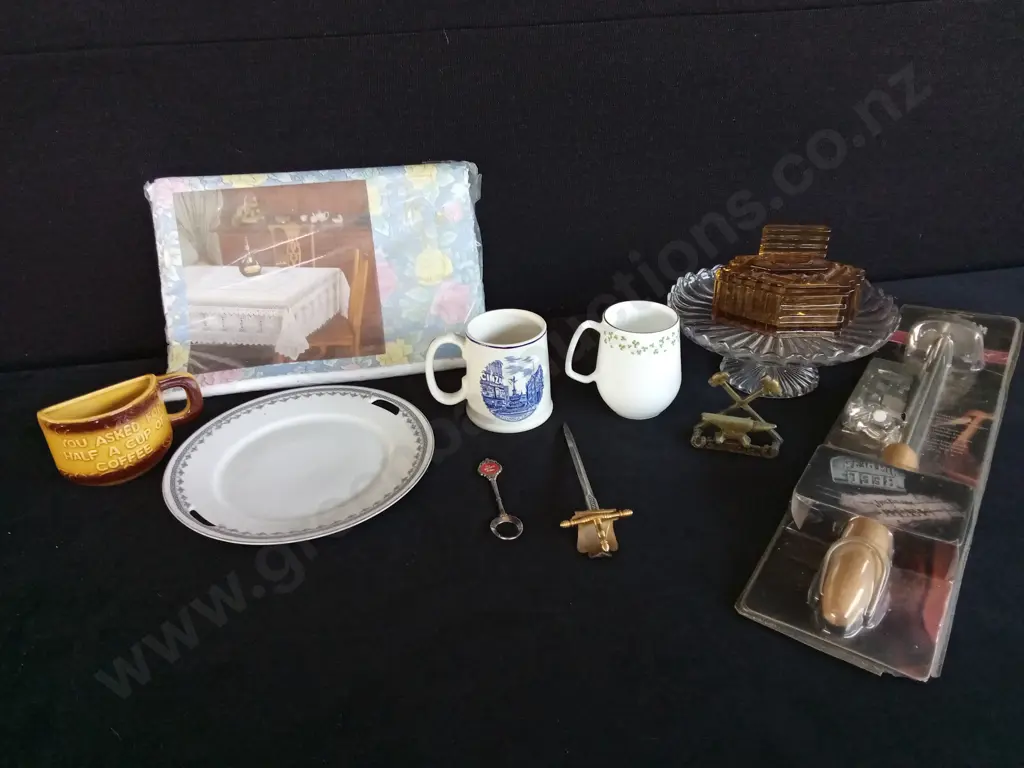 ASSORTED ITEMS Image 1++