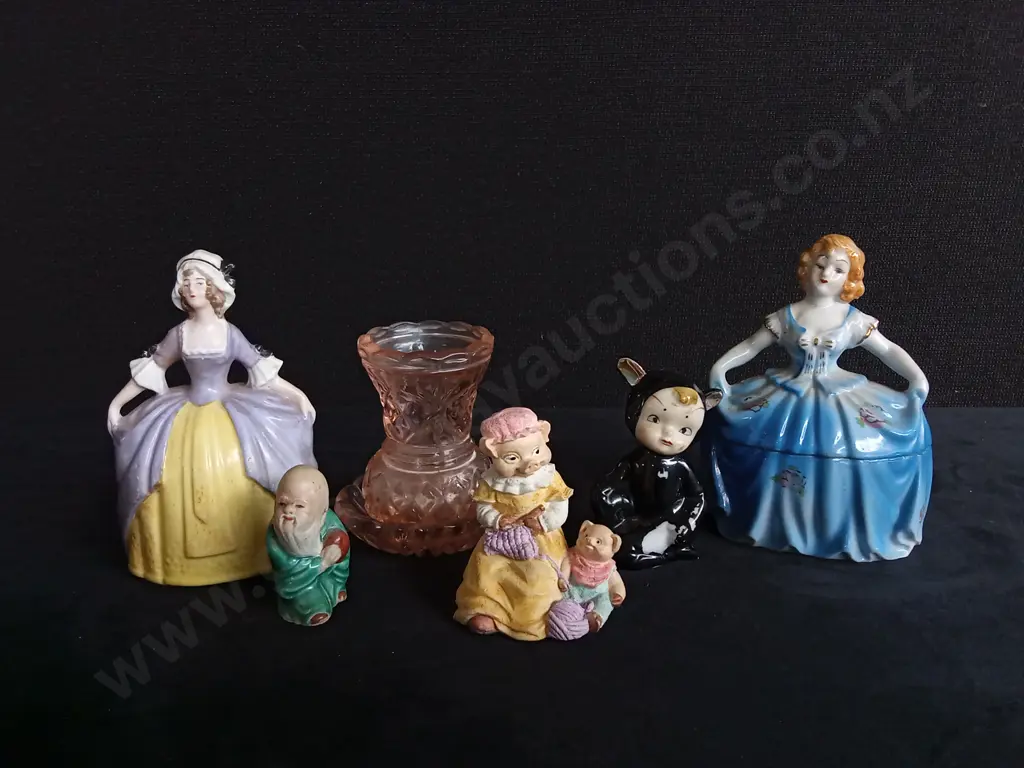 COLLECTION OF FIGURINES Image 1++
