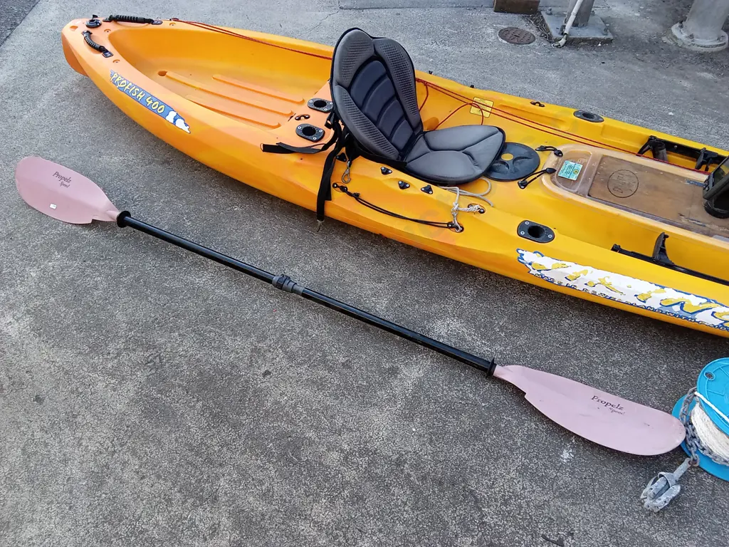 VIKING PROFISH 400 FISHING KAYAK INCLUDES GARMIN ECHO 101 FISH FINDER, 2 PIECE PADDLE, TROLLEY AND SEATBACK Image 1++