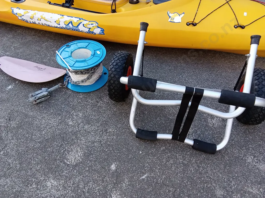 VIKING PROFISH 400 FISHING KAYAK INCLUDES GARMIN ECHO 101 FISH FINDER, 2 PIECE PADDLE, TROLLEY AND SEATBACK Image 1++