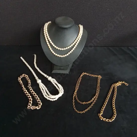 COSTUME JEWELLERY NECKLACES