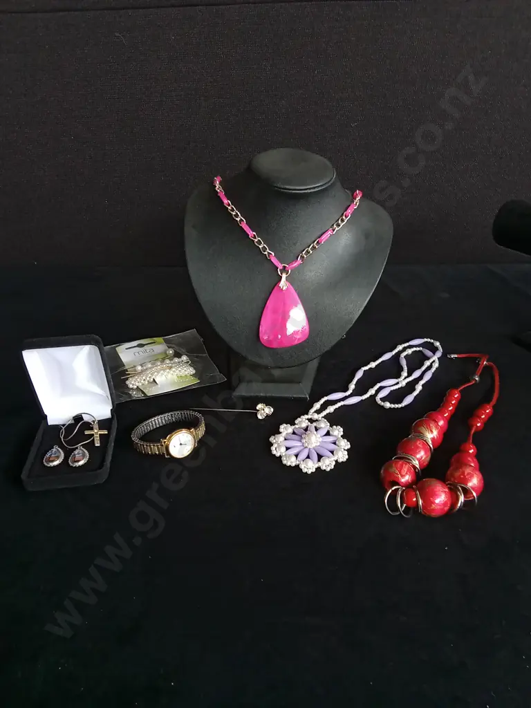 COSTUME JEWELLERY Image 1++