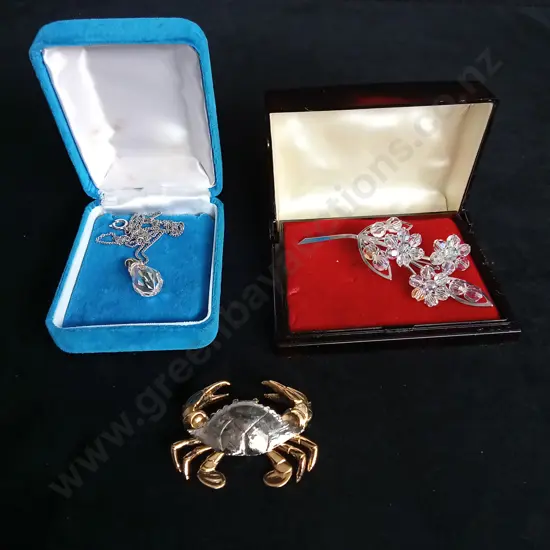 NECKLACE AND 2 BROACHES