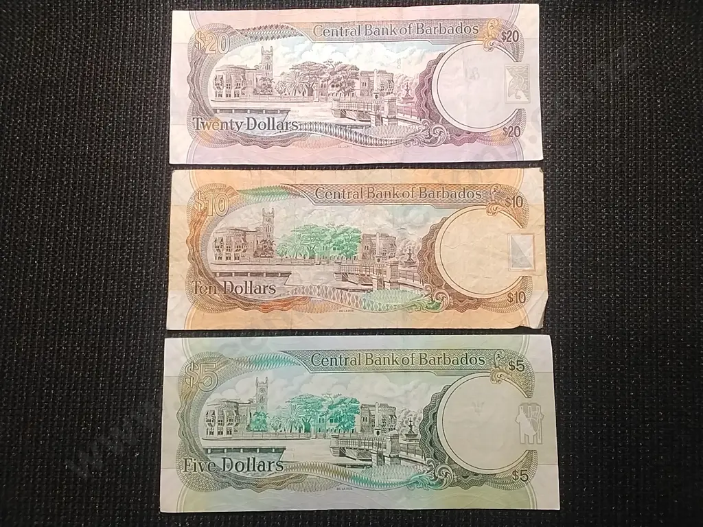 CENTRAL BANK OF BARBADOS $20, $10 & $5 BANK NOTES Image 1++