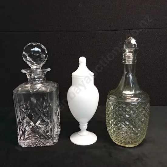 CRYSTAL WHISKY DECANTER GLASS WINE DECANTER AND WHITE SATIN GLASS JAR
