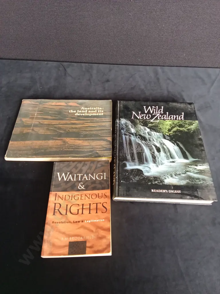 2 NEW ZEALAND BOOKS AND 1 AUSTRALIAN BOOK Image 1++
