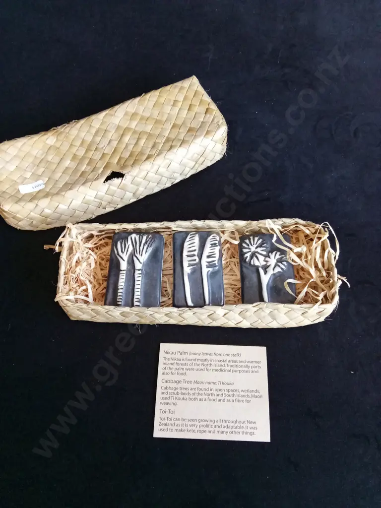 DECORATIVE NATIVE CERAMIC TILES Image 1++