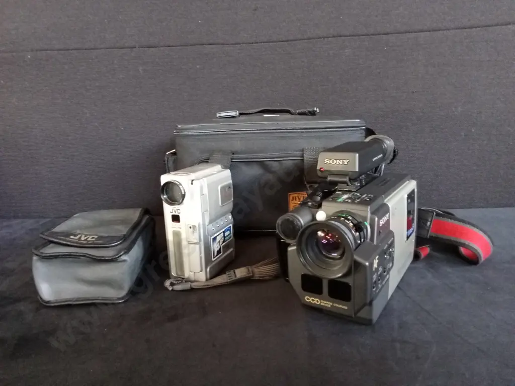 SONY HANDYCAM CCD-V30 CAMCORDER AND VINTAGE JVC GR-DVX SERIES DIGITAL VIDEO CAMERA BOTH UNTESTED Image 1++