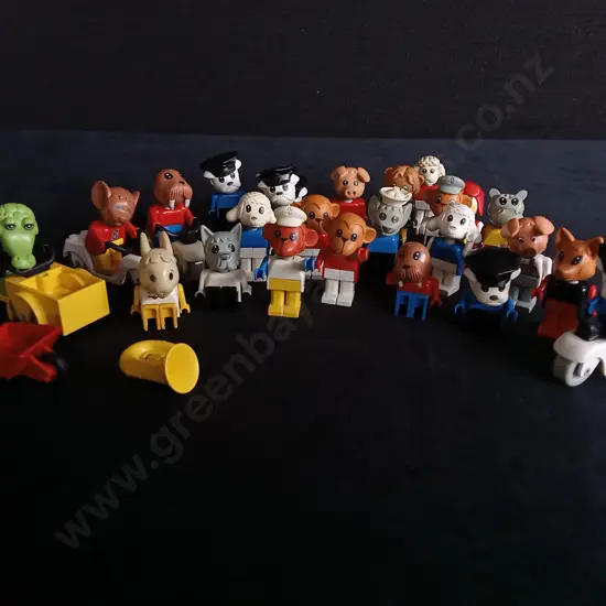 COLLECTION OF VINTAGE LEGO FABULAND FIGURES A