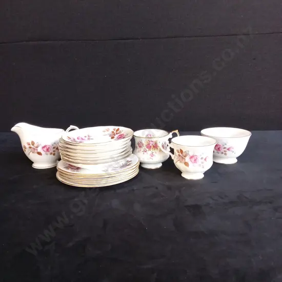 BONE CHINA QUEEN ANNE SET