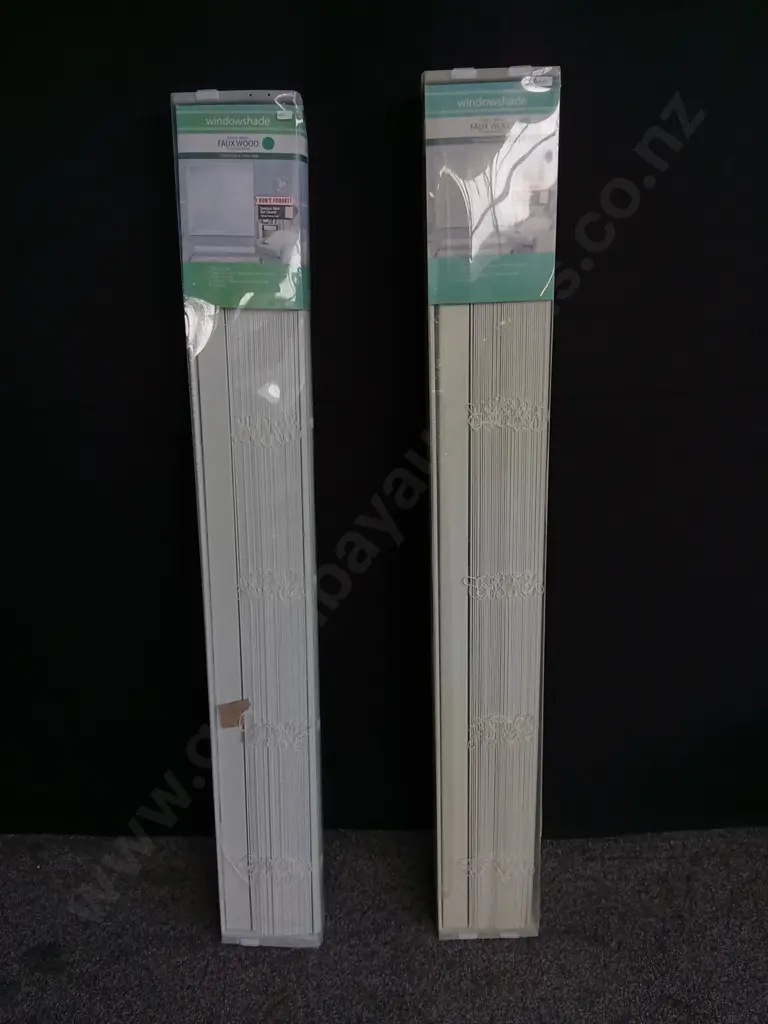 PAIR OF WINDOW SHADE FAUX WOOD VENETIAN BLINDS Image 1++