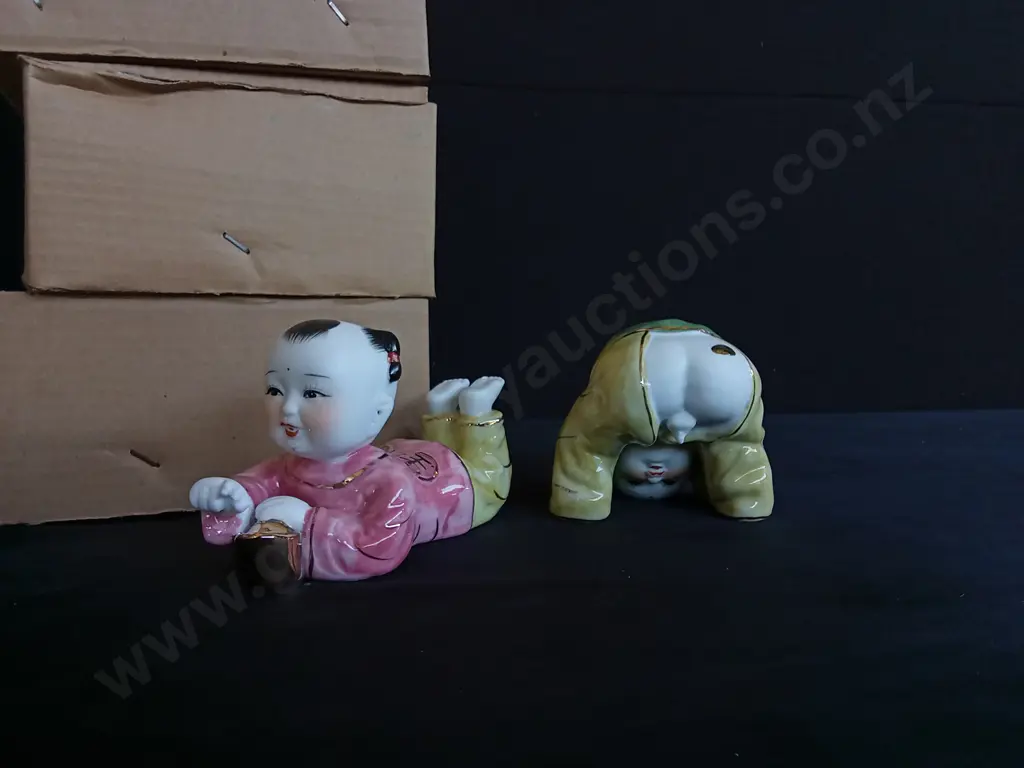 5 SETS OF CHINESE PORCELAIN FIGURINES Image 1++