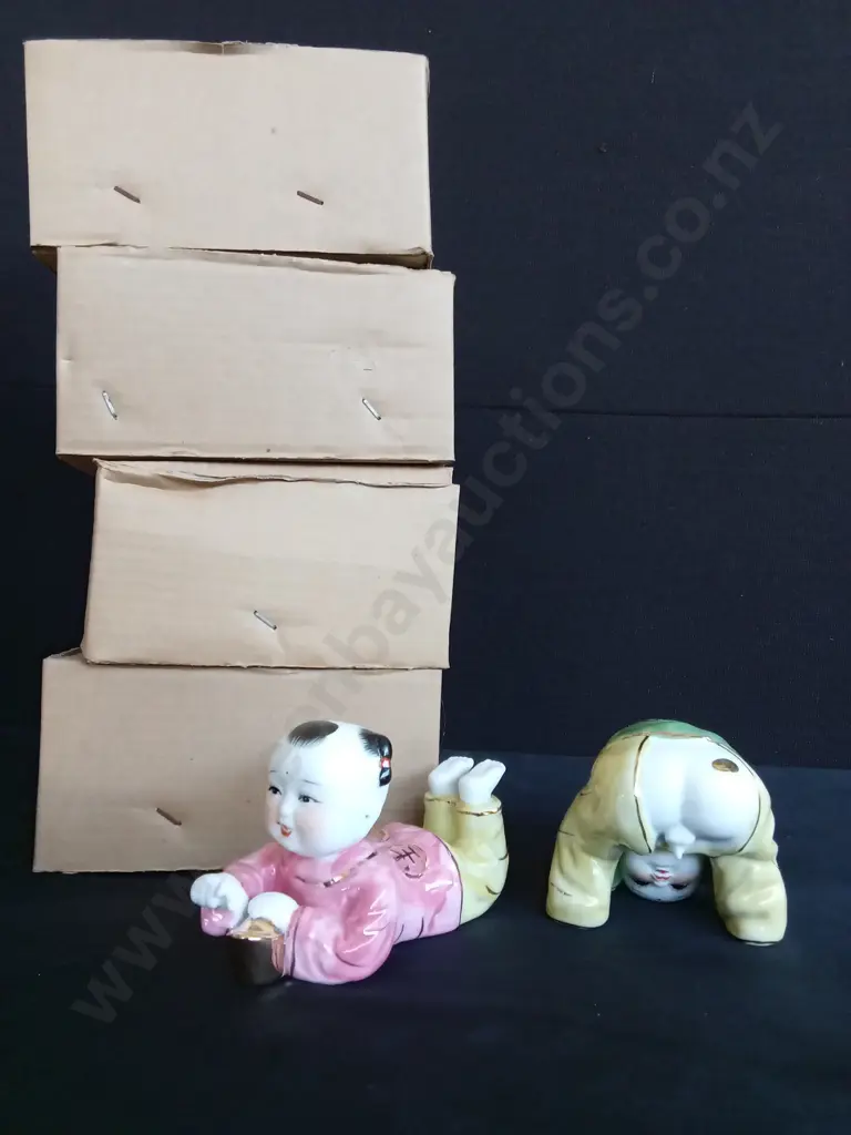 6 SETS OF CHINESE PORCELAIN FIGURINES Image 1++