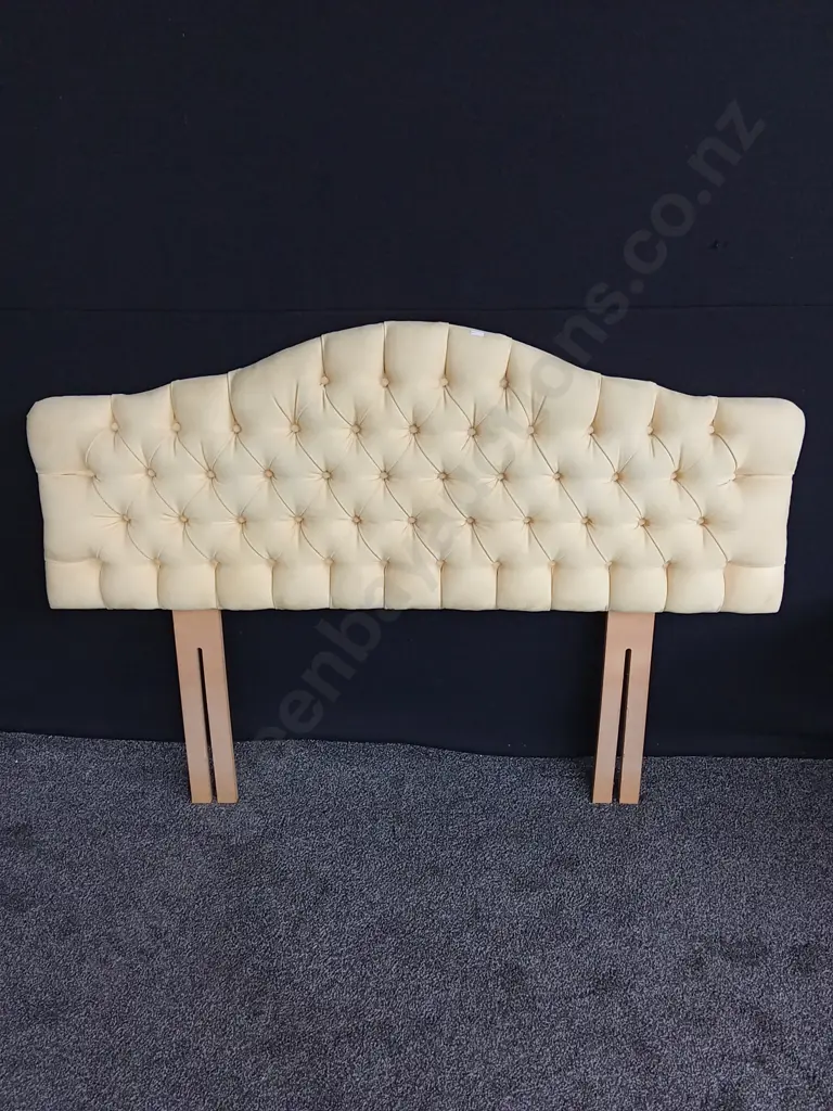YELLOW HEADBOARD L1.5M H1.08M Image 1++