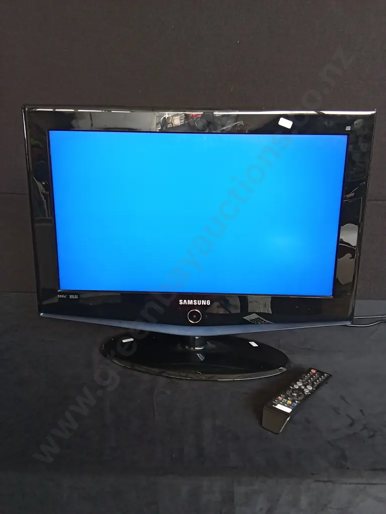 SAMSUNG DNIE SRS 26" TELEVISION Image 1++