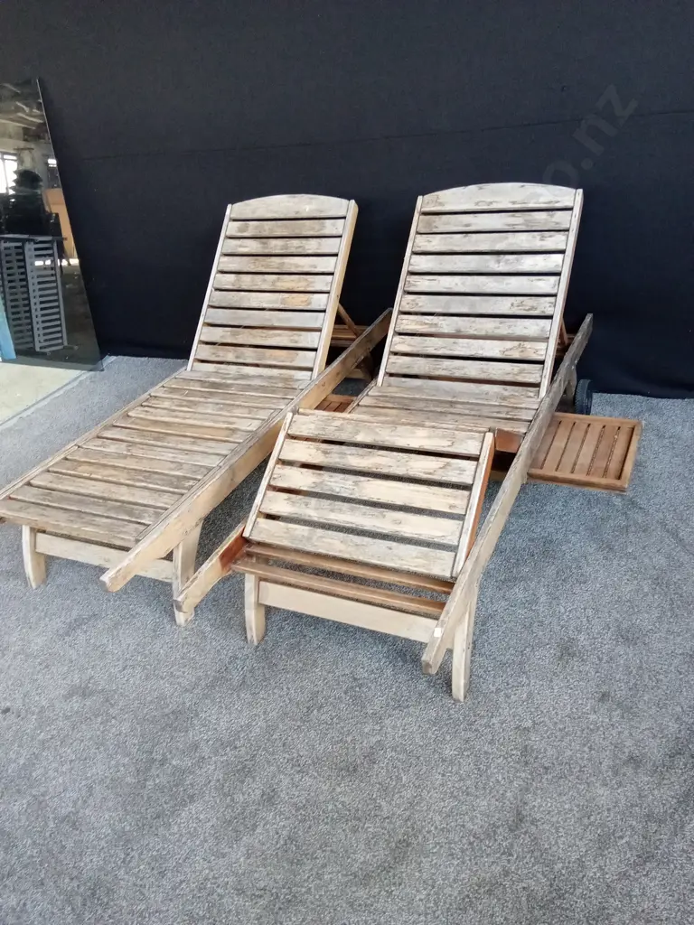 SET OF 2 TEAK LOUNGE CHAIRS Image 1++