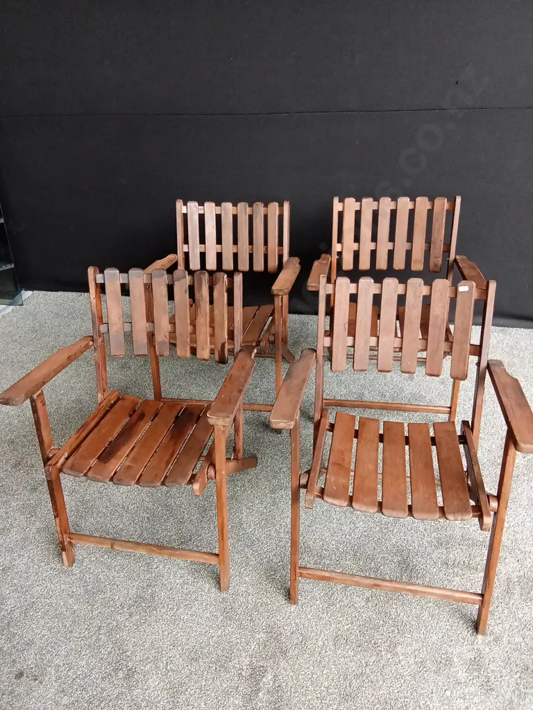 ROUND WOODEN TABLE WITH 4 CHAIRS H67CM D135CM Image 1++