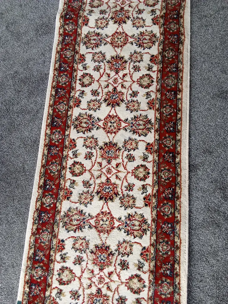 HALLWAY RUNNER / RUG APPROX 20M LONG Image 1++